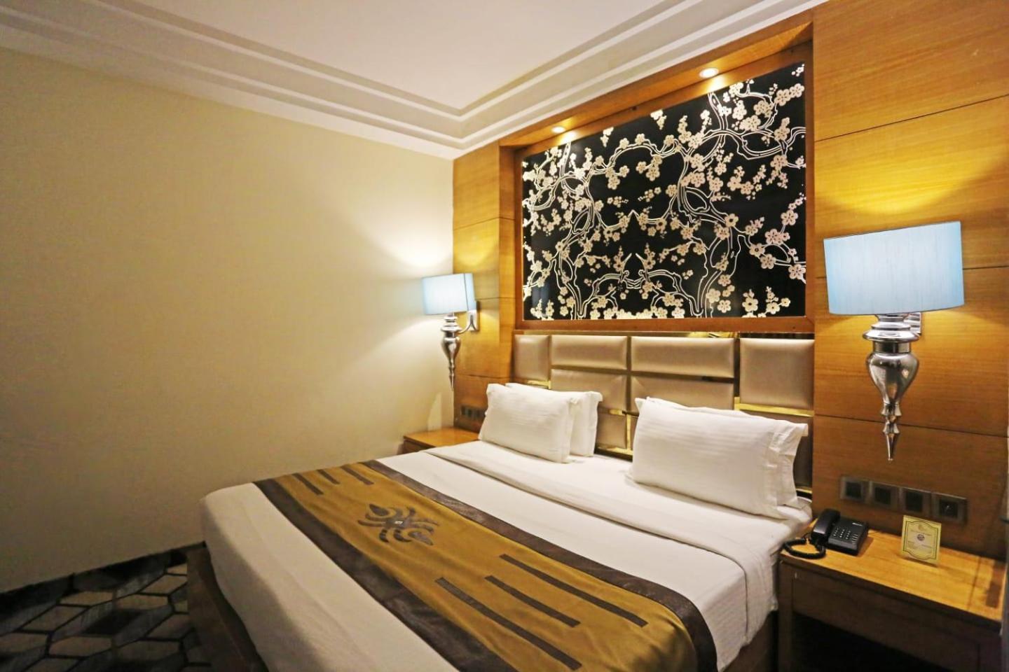 Airport Hotel Claytone New Delhi Exterior photo